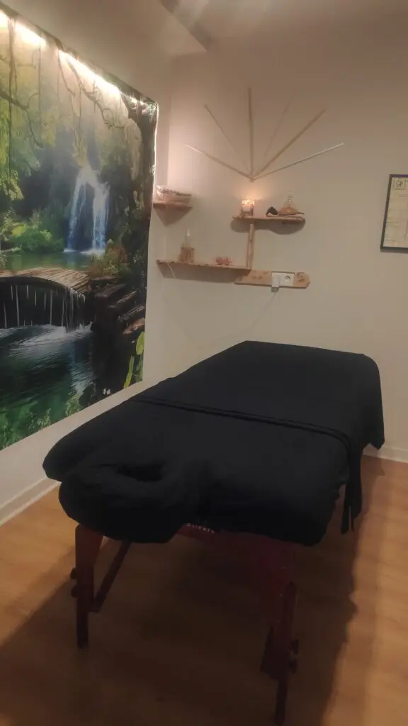 Salon massage Nicolas Degand. Les mains de Nicolas.